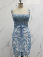 Robe moulante en dentelle à épaules dénudées pour bal de promo avec ceinture à nœud