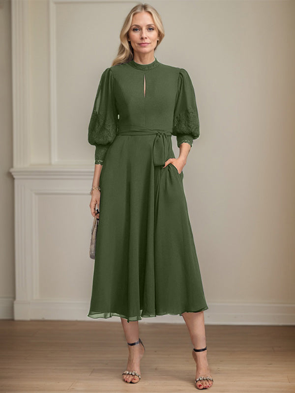 A-Linien Kleid mit hohem Kragen, tea-länge, Spitze und Chiffon, Brautmutterkleid mit Schleife