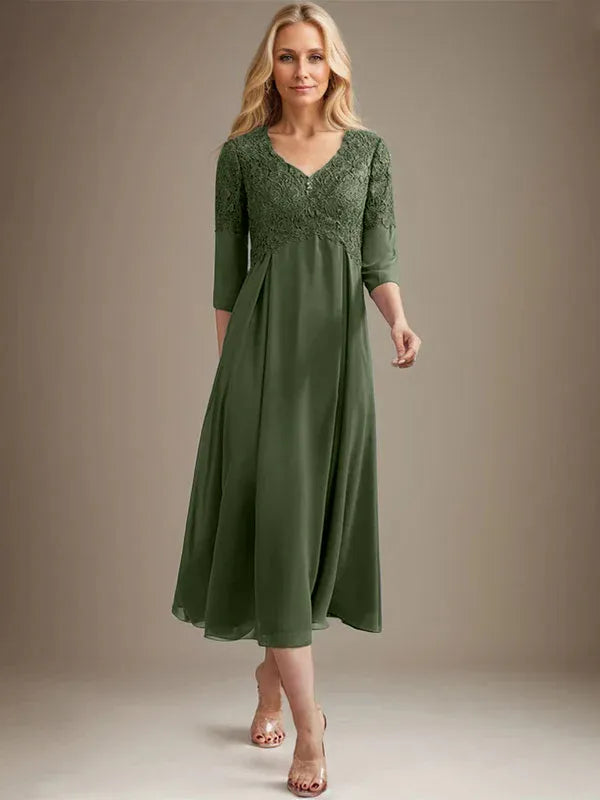 Vestido línea A con escote en V, largo hasta el té, de gasa y encaje para madre de la novia con pedrería
