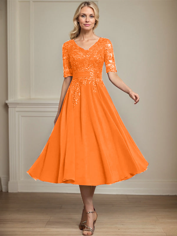 Robe de mère de la mariée en dentelle et chiffon longueur thé, ligne A, col en V avec sequins