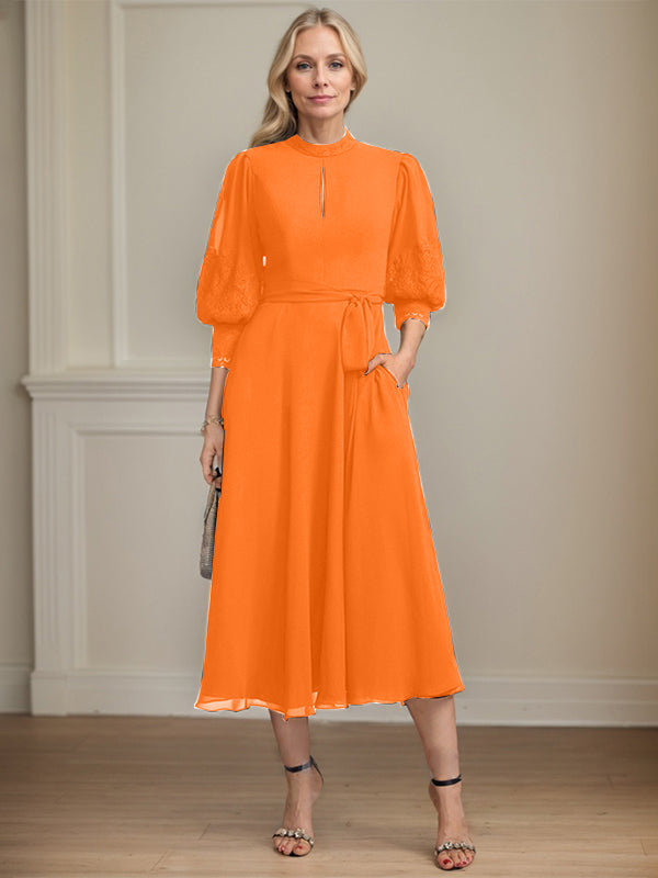 A-Linien Kleid mit hohem Kragen, tea-länge, Spitze und Chiffon, Brautmutterkleid mit Schleife
