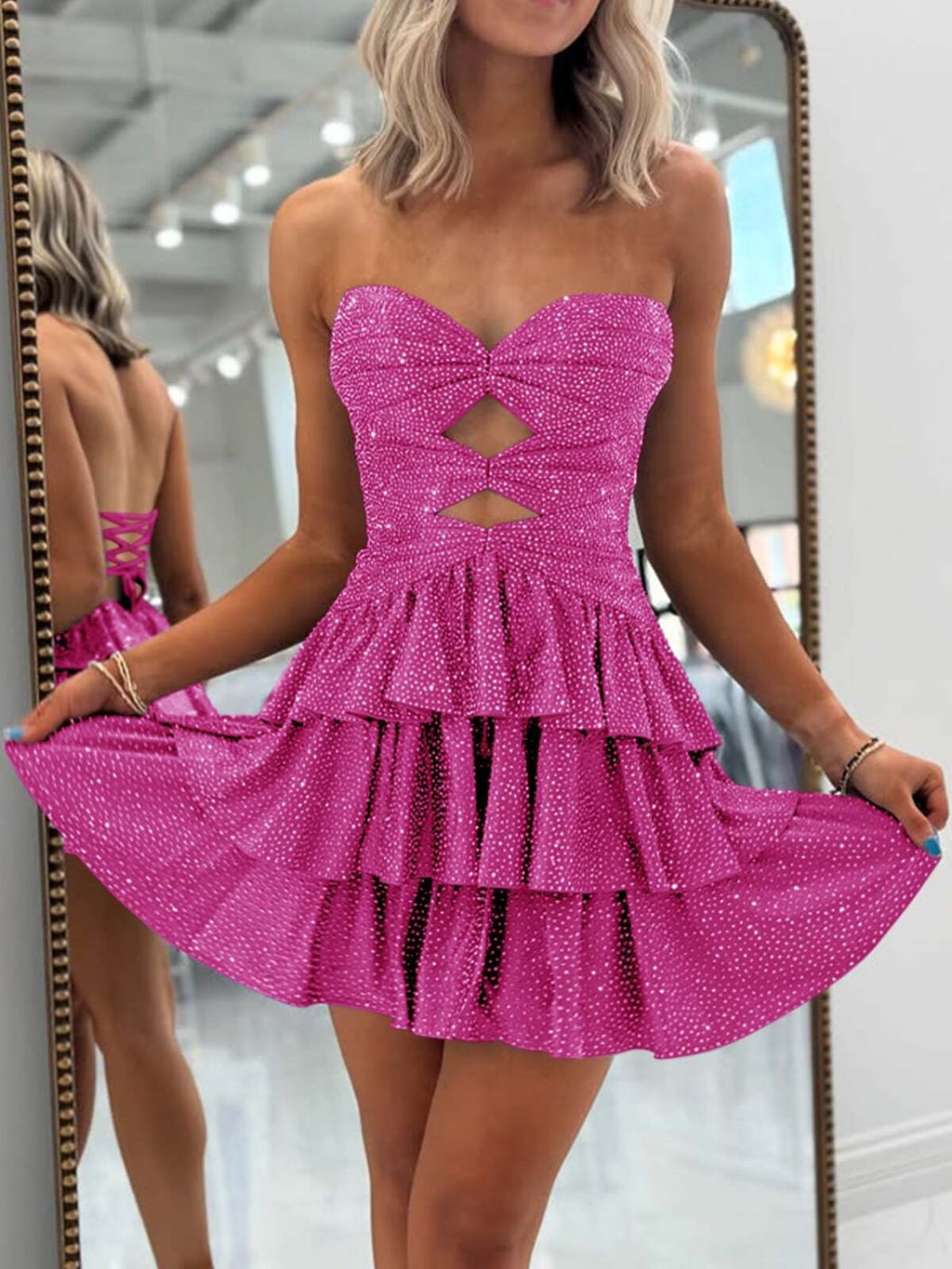 Vestido corto de fiesta satinado en línea A sin tirantes con escote corazón y abertura tipo ojo de cerradura