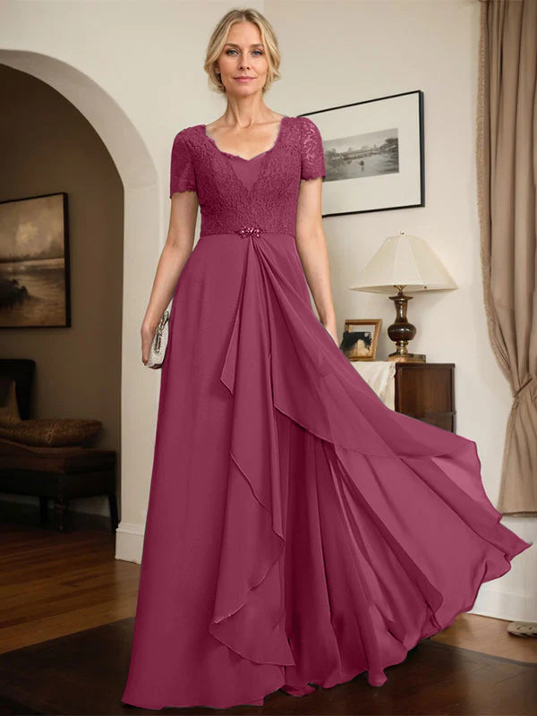 Robe mère de la mariée en mousseline et dentelle, ligne A, décolleté cœur, longueur au sol, avec perles et volants en cascade