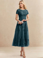 Robe de mère de la mariée A-line en tulle et dentelle, col arrondi, longueur thé