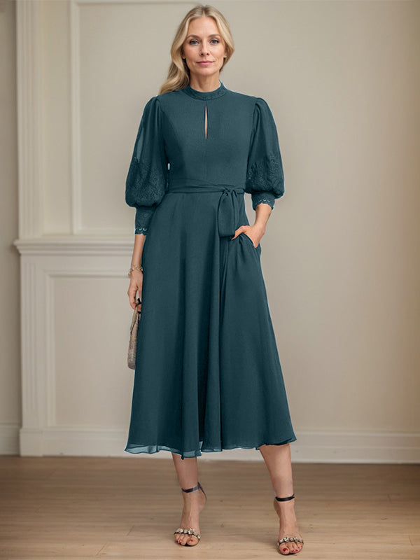 A-Linien Kleid mit hohem Kragen, tea-länge, Spitze und Chiffon, Brautmutterkleid mit Schleife