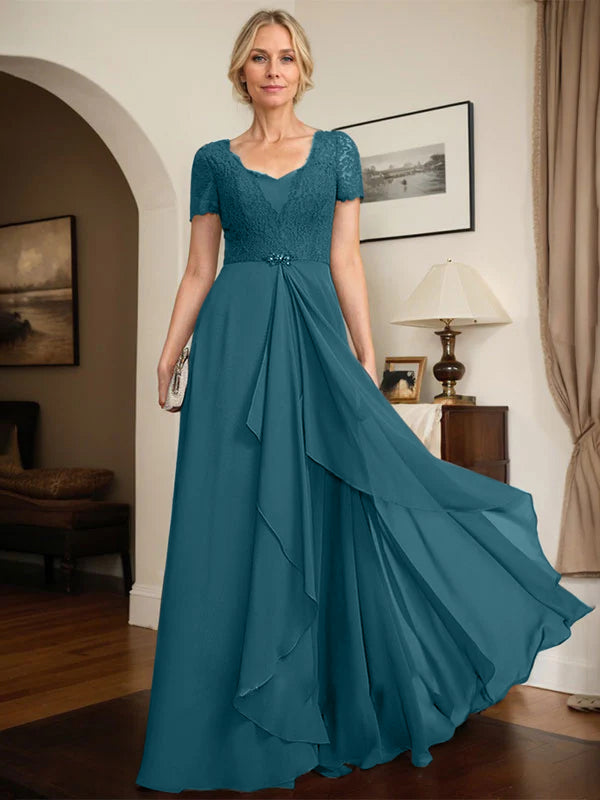 Robe mère de la mariée en mousseline et dentelle, ligne A, décolleté cœur, longueur au sol, avec perles et volants en cascade