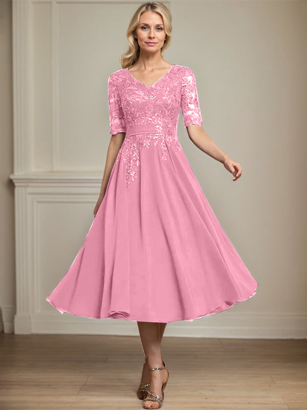 Robe de mère de la mariée en dentelle et chiffon longueur thé, ligne A, col en V avec sequins