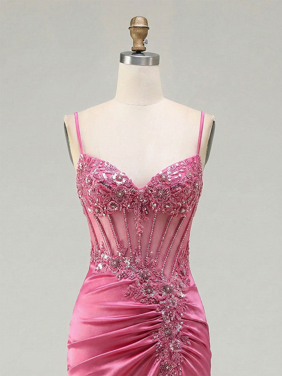 Abito da cerimonia rosa in raso con spalline sottili, corsetto trasparente perline e spacco arricciato