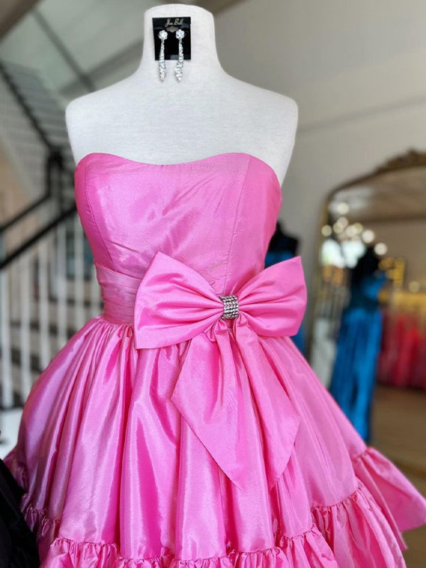 Robe courte trapèze bustier en satin pour bal avec nœud