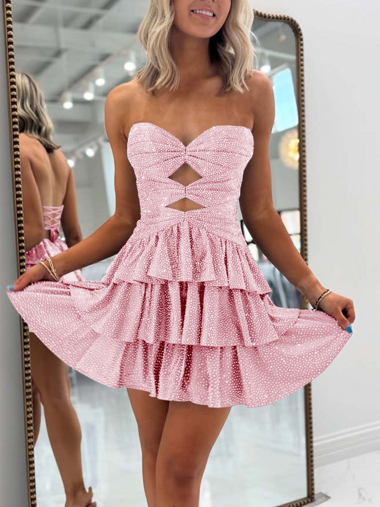 Vestido corto de fiesta satinado en línea A sin tirantes con escote corazón y abertura tipo ojo de cerradura