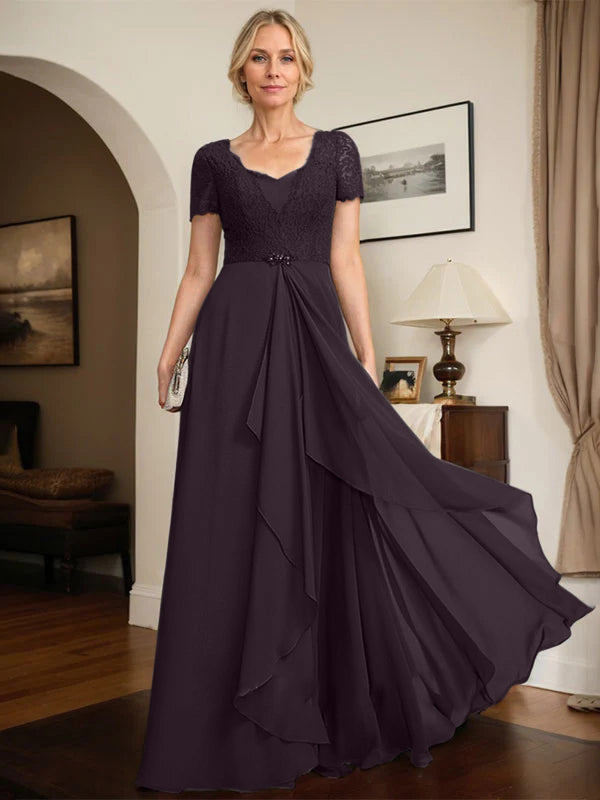 Robe mère de la mariée en mousseline et dentelle, ligne A, décolleté cœur, longueur au sol, avec perles et volants en cascade