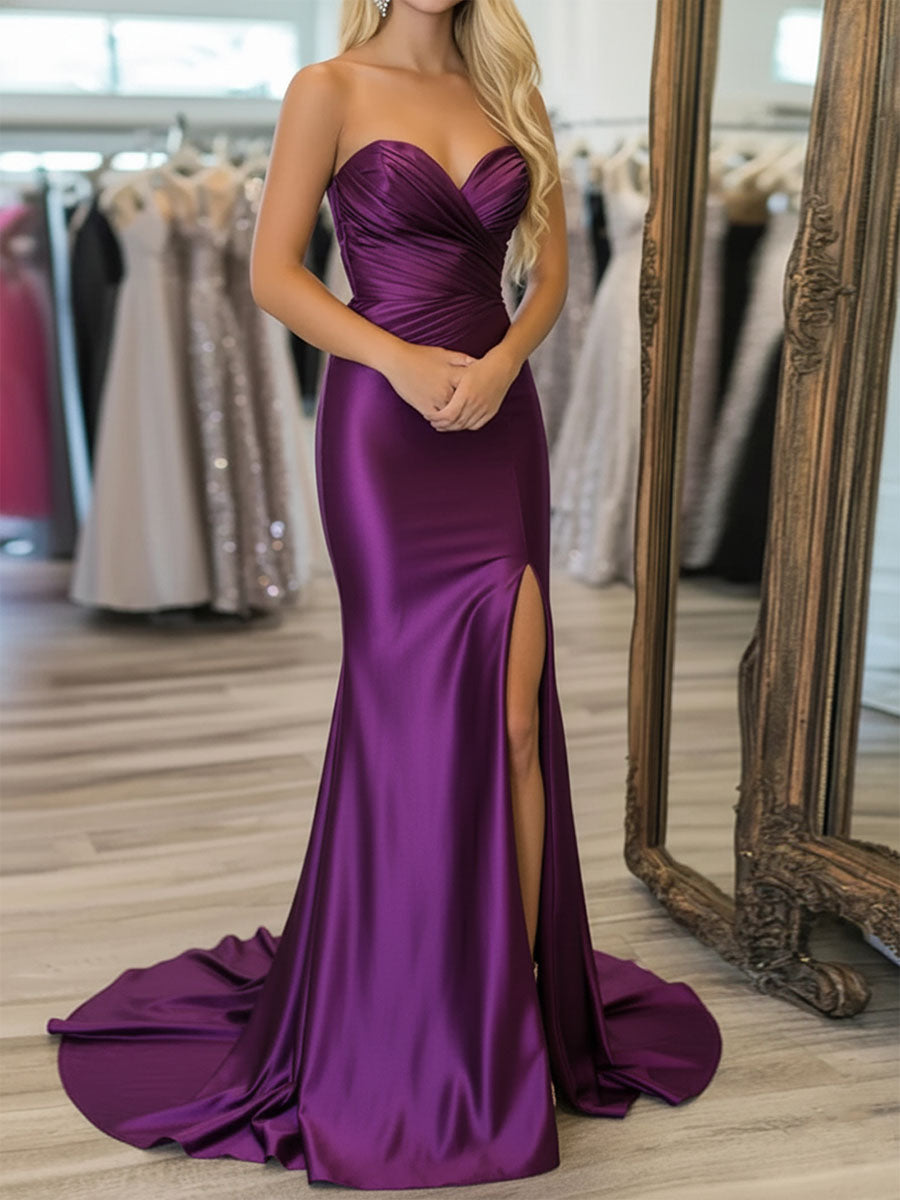 Lila Trägerloses gekreuztes gerafftes Satin Ballkleid mit Schlitz