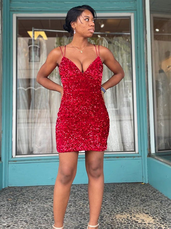Robe moulante à bretelles pailletées pour bal de promo