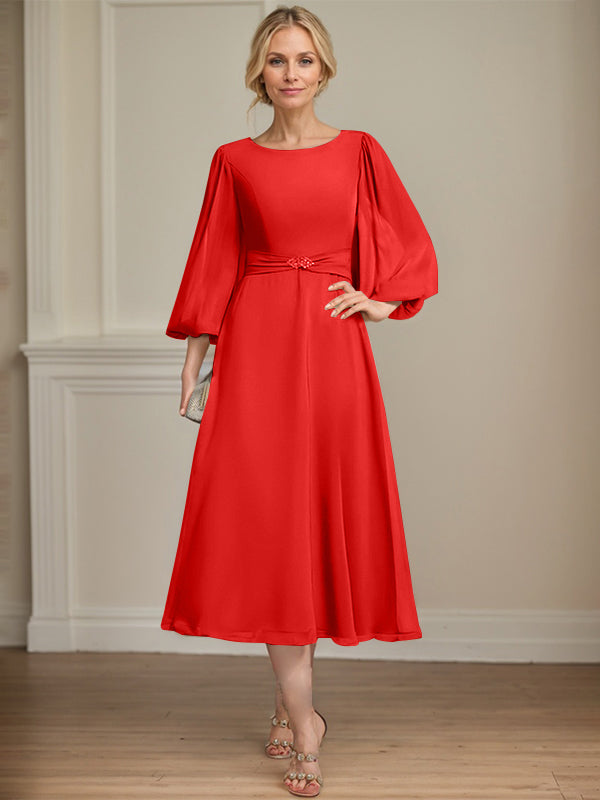 A-Linien Rundhals Tee-Länge Chiffon Kleid für die Brautmutter mit Kristallbrosche und Plissees