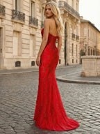 Vestido de Baile Vermelho, Tomara que Caia, em Renda com Corpete e Fenda Alta