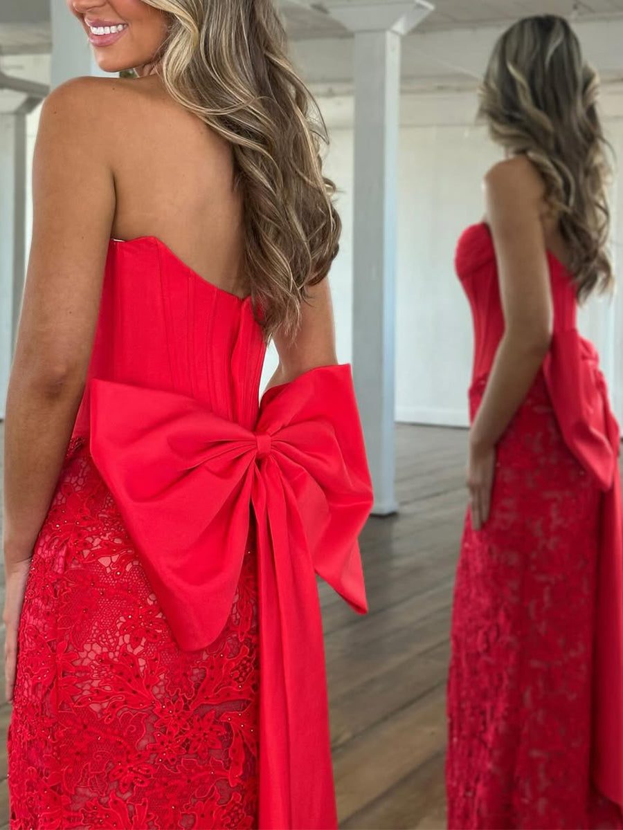 Rotes trägerloses Satin-Korsett-Ballkleid mit Spitze und übergroßer Schleife