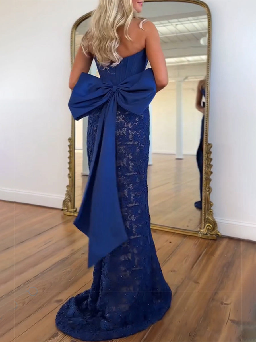 Rotes trägerloses Satin-Korsett-Ballkleid mit Spitze und übergroßer Schleife