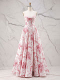 Abito da ballo romantico rosa senza spalline con corsetto e stampa Toile, linea A