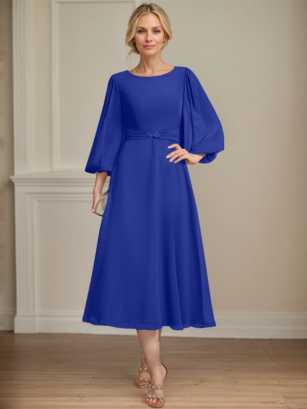 A-Linien Rundhals Tee-Länge Chiffon Kleid für die Brautmutter mit Kristallbrosche und Plissees