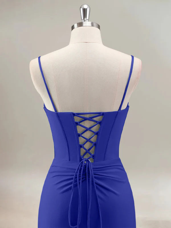 Abito da ballo lungo modello sirena blu reale con spalline sottili e corsetto decorato con perline