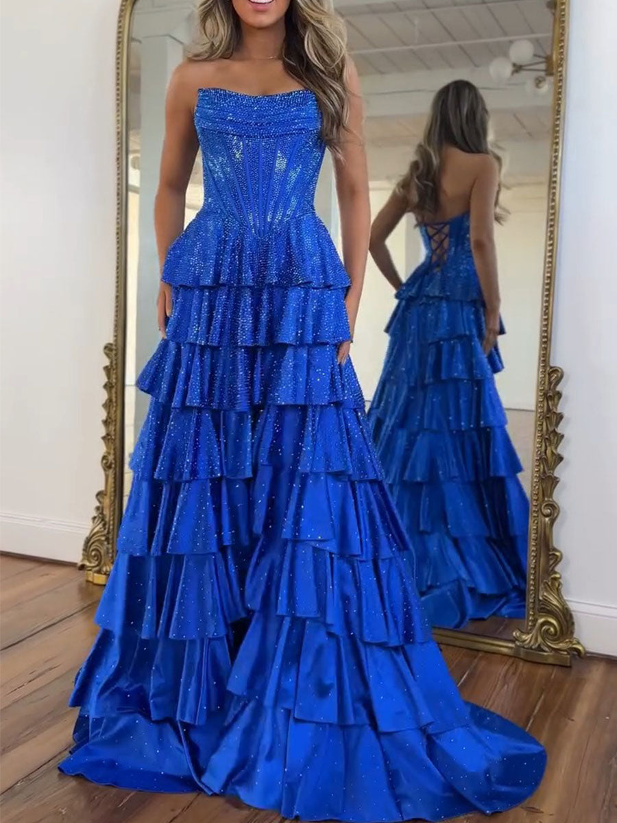 Vestido longo de baile azul royal tomara que caia com babados em camadas e fenda alta