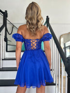 A-Linien schulterfreies Spitzen-Tüll kurzes Abschlussballkleid