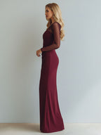 Vestido formal largo estilo sirena con escote ilusión fruncido y abertura