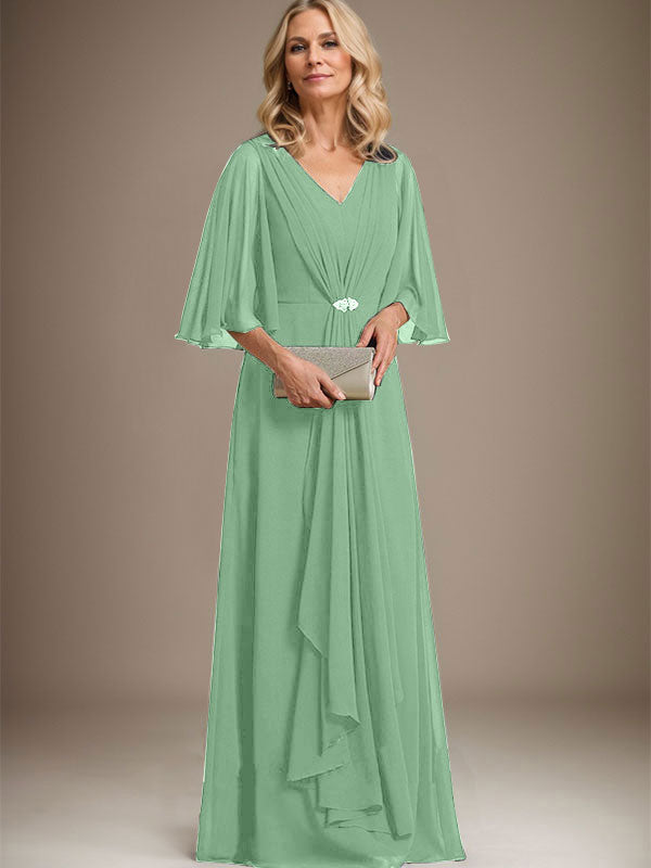 A-Linien V-Ausschnitt Bodenlanges Chiffon Kleid für die Brautmutter mit kaskadierenden Rüschen und Kristallbrosche