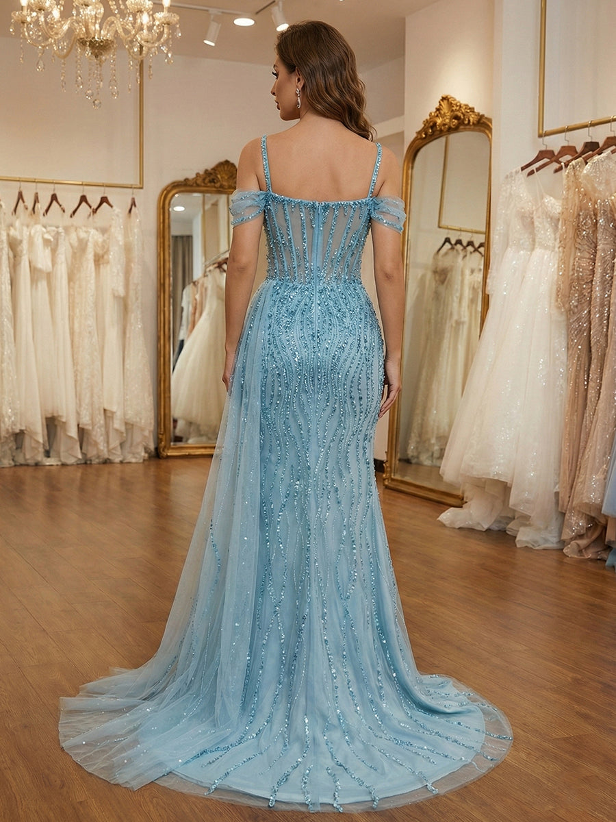 Vestido longo de baile com corpete e tule azul céu bordado com pedrarias e fenda