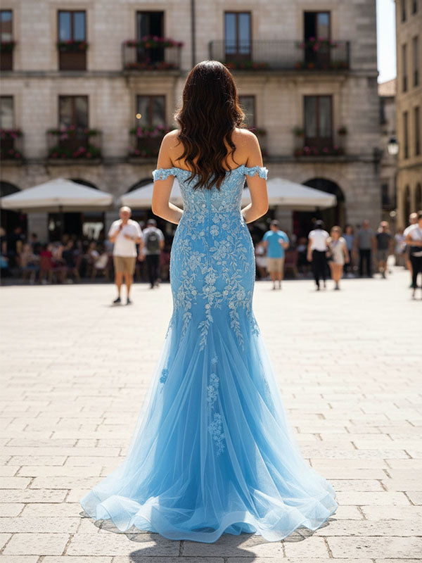 Abito da sera sirena azzurro cielo con fiori, scollo a cuore e spalle scoperte