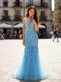 Abito da sera sirena azzurro cielo con fiori, scollo a cuore e spalle scoperte