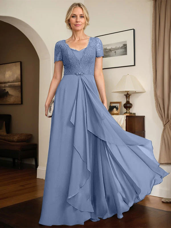 Robe mère de la mariée en mousseline et dentelle, ligne A, décolleté cœur, longueur au sol, avec perles et volants en cascade