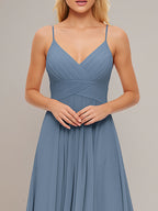 Abito da damigella in chiffon a linea A con spalline sottili e scollo a V