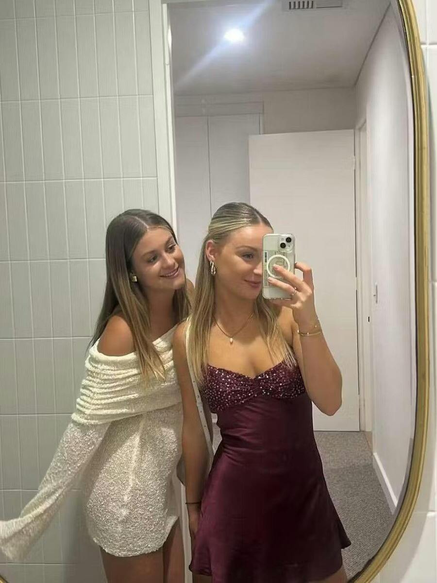 Robe courte de bal de promo en satin à bretelles spaghetti, lacets dans le dos
