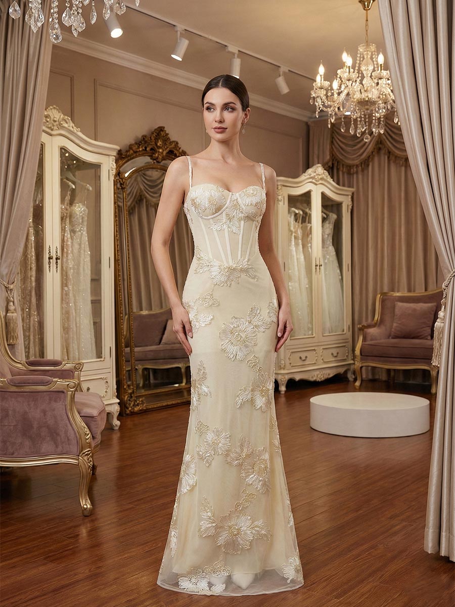 Vestido longo de baile sereia com corpete bordado floral e alças finas