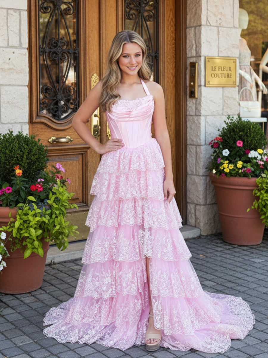 Vestido longo de baile rosa cintilante com corpete de renda em camadas e babados com fenda