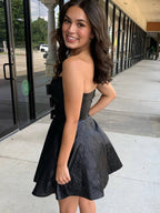 Sparkly Black A-Line Sweetheart Short Homecoming Dresses with Bows