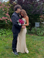 Trägerloses langes Ballkleid mit Perlenbesetztem Korsett-Oberteil und Schlitz
