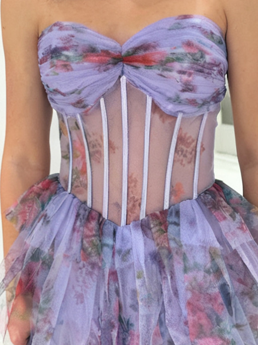 Vestido de fiesta sin tirantes con corsé, estampado floral, volantes en capas y abertura