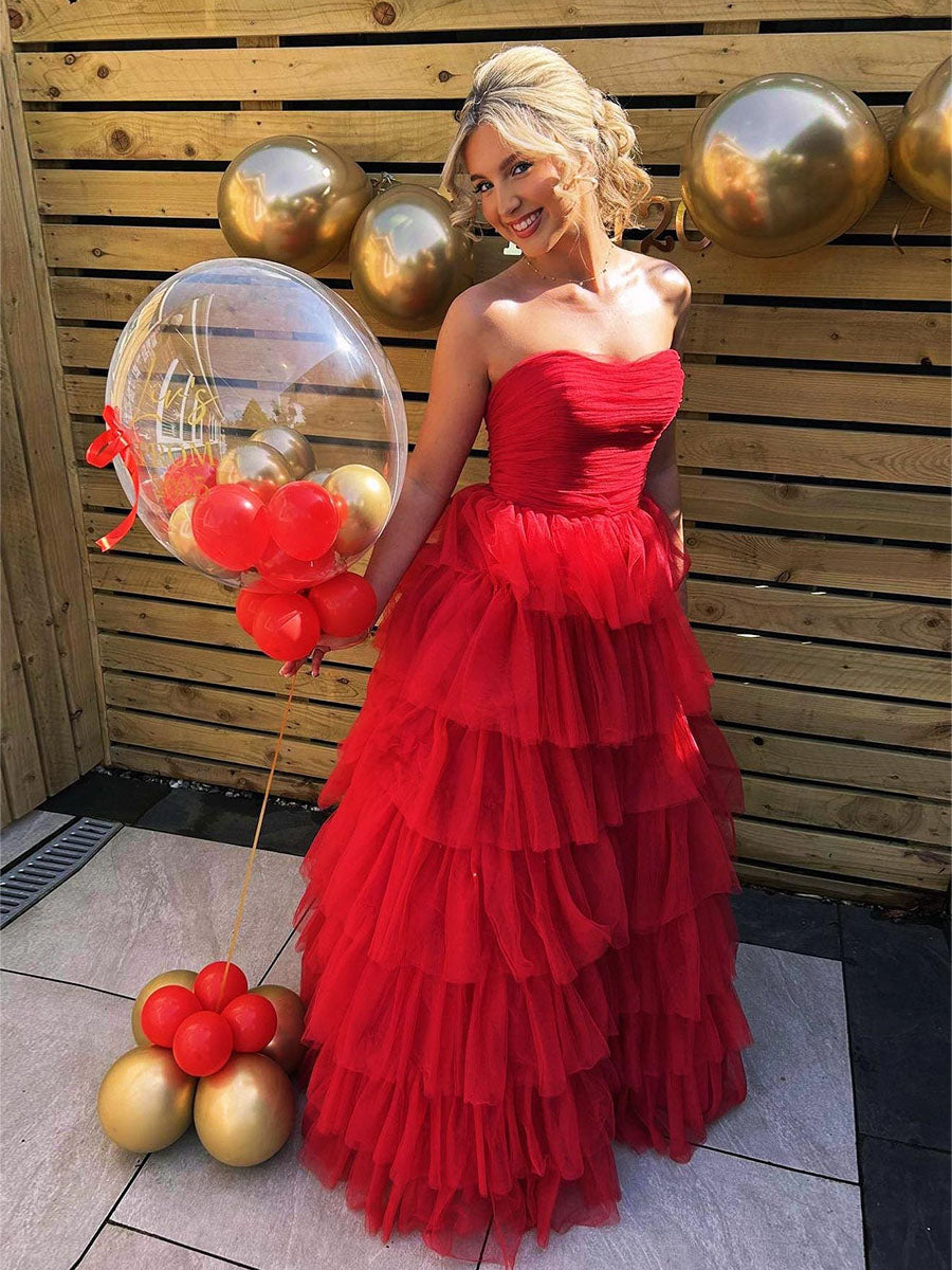 Vestido longo de baile vermelho tomara que caia com babados de tule em cascata