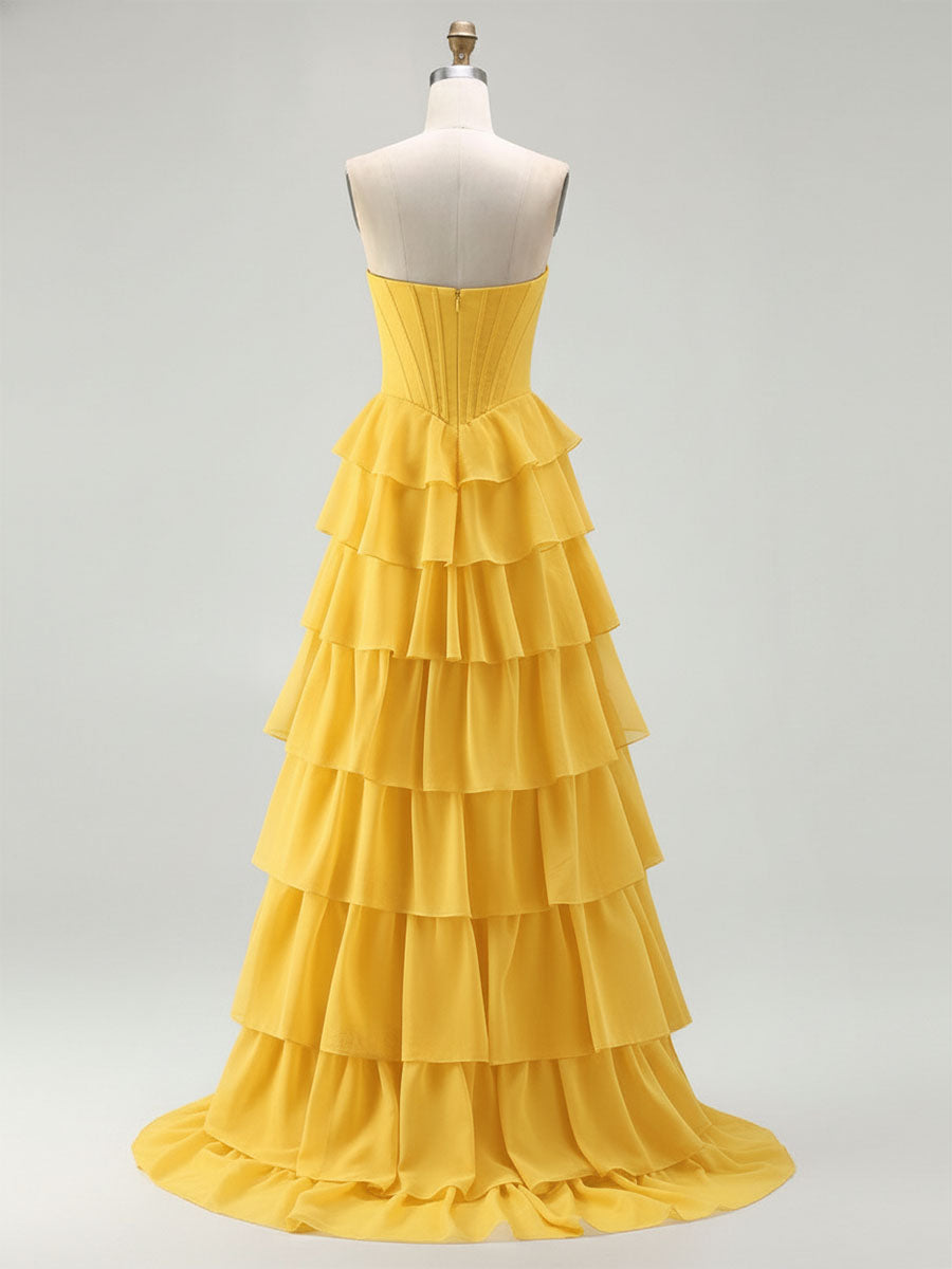 Robe de bal bustier à volants superposés avec franges perlées
