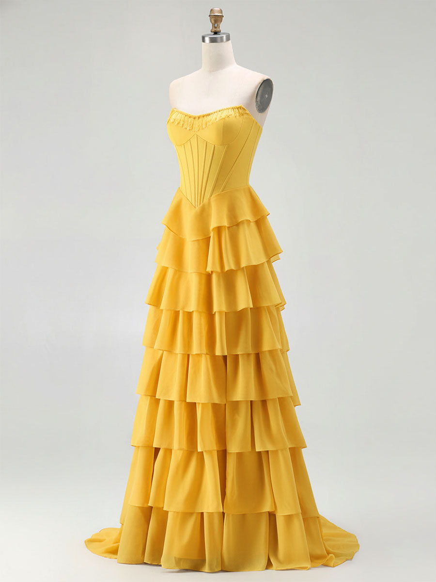 Robe de bal bustier à volants superposés avec franges perlées