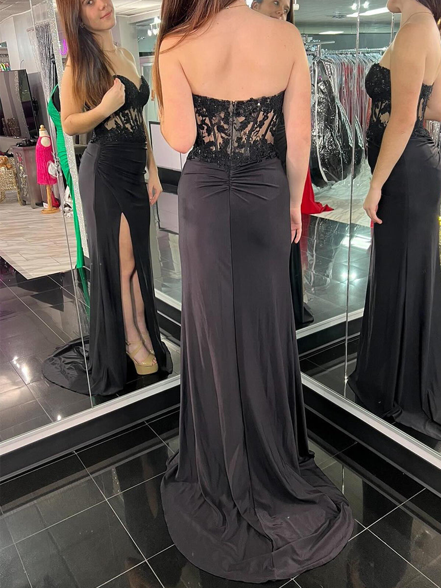 Vestido largo de graduación de satén sirena floral sin tirantes con abertura