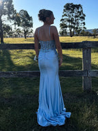 Stupendo abito da ballo con corsetto perline azzurro chiaro e spacco alto sulla coscia