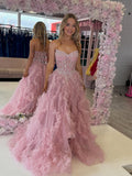 Robe de bal bustier perlé à col cœur avec jupe à volants superposés