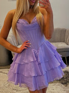 Vestido curto para festa de formatura, corte em A, corpete com babados