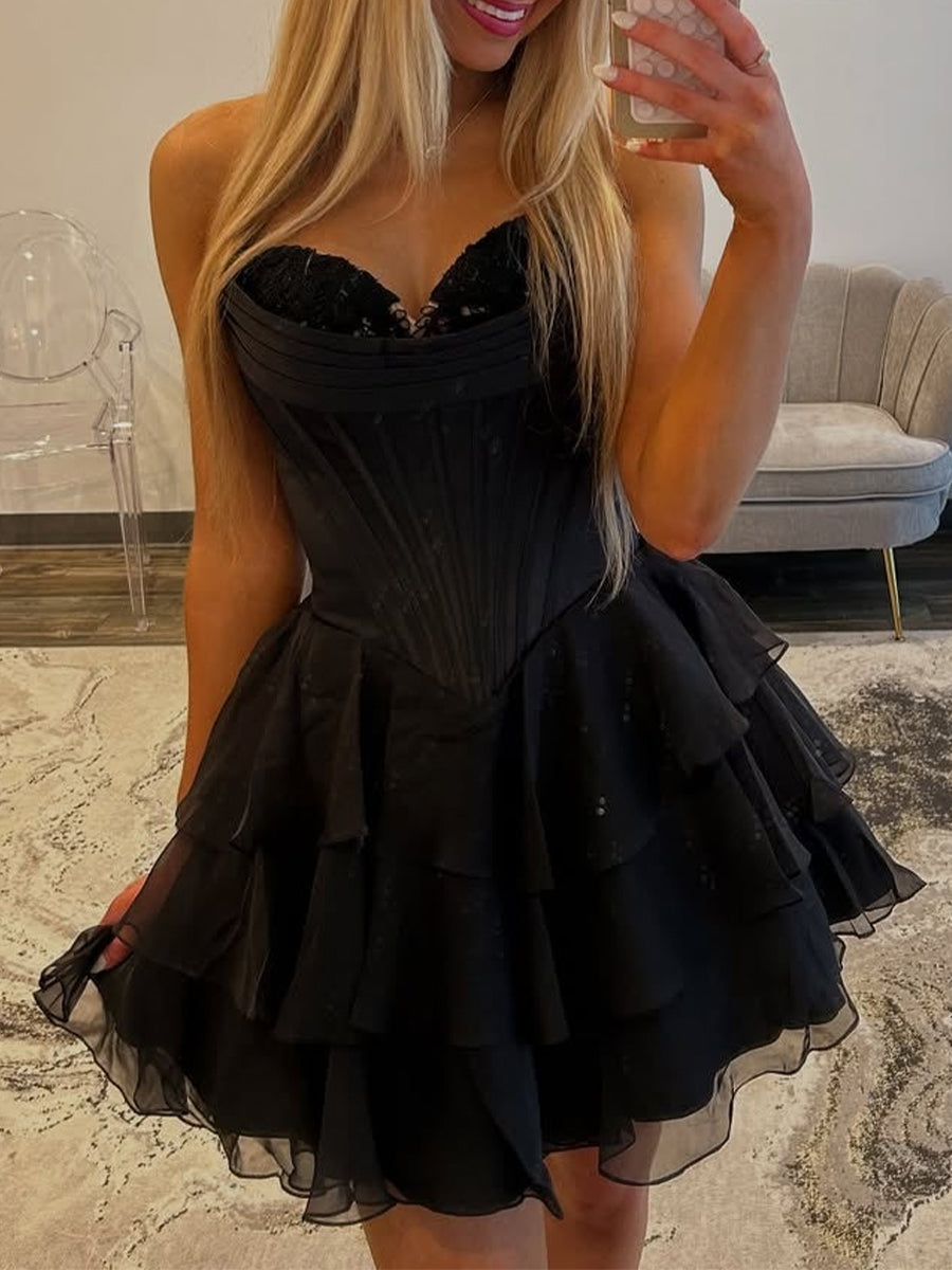 Vestido curto para festa de formatura, corte em A, corpete com babados