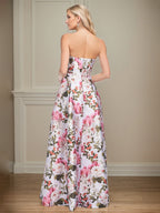 Vestido de cetim floral longo até o chão com corte evasê e ombro a ombro para mãe da noiva