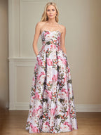 Vestido de cetim floral longo até o chão com corte evasê e ombro a ombro para mãe da noiva
