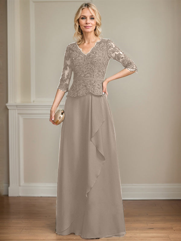 Robe mère de la mariée en dentelle et chiffon, coupe évasée, encolure en V, longue au sol avec volants en cascade et sequins